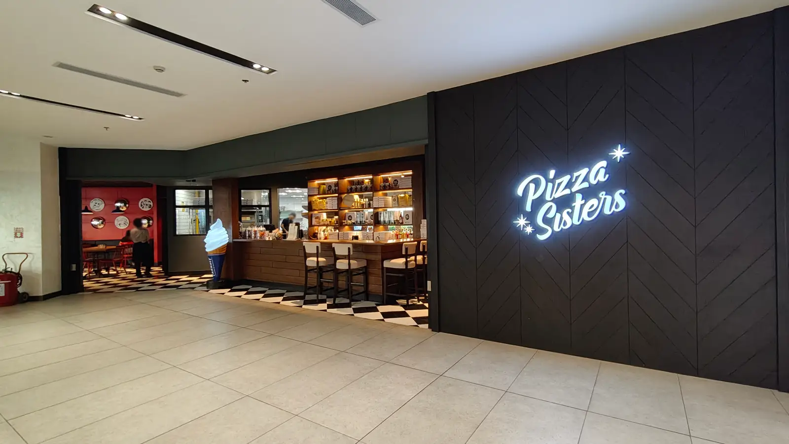 PIZZA SISTERS in TriNoma
